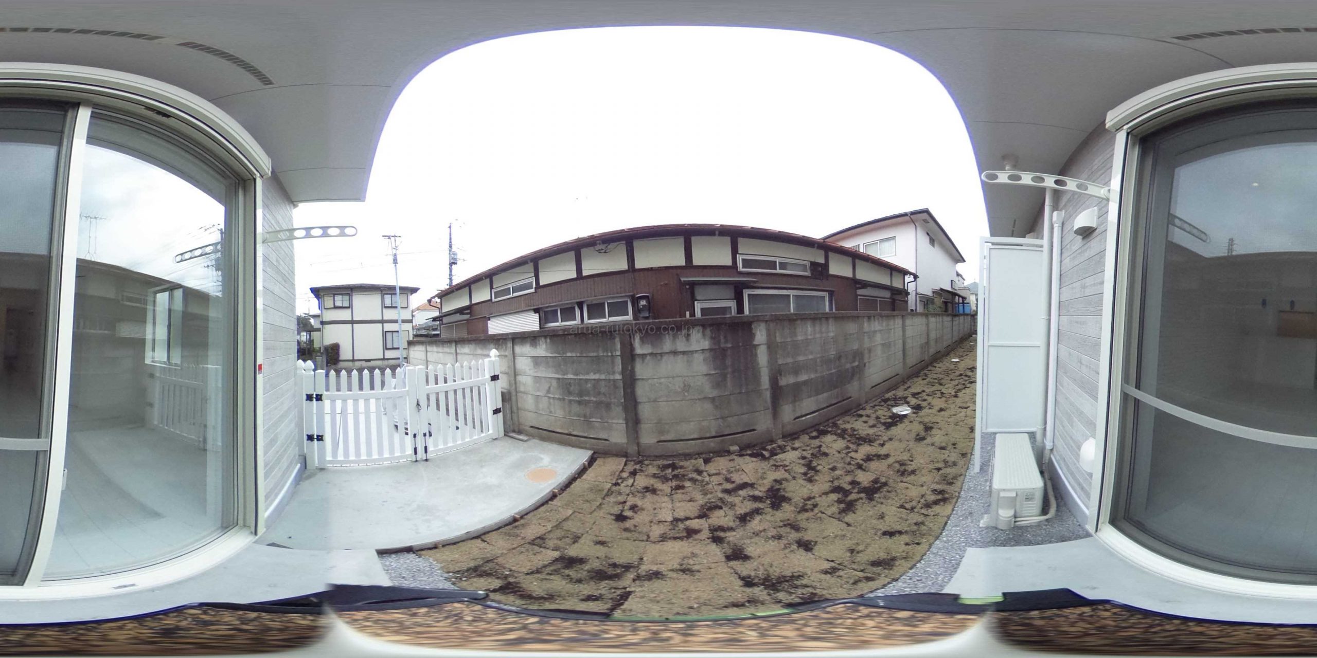 ベランダ：パノラマ写真は101号です。