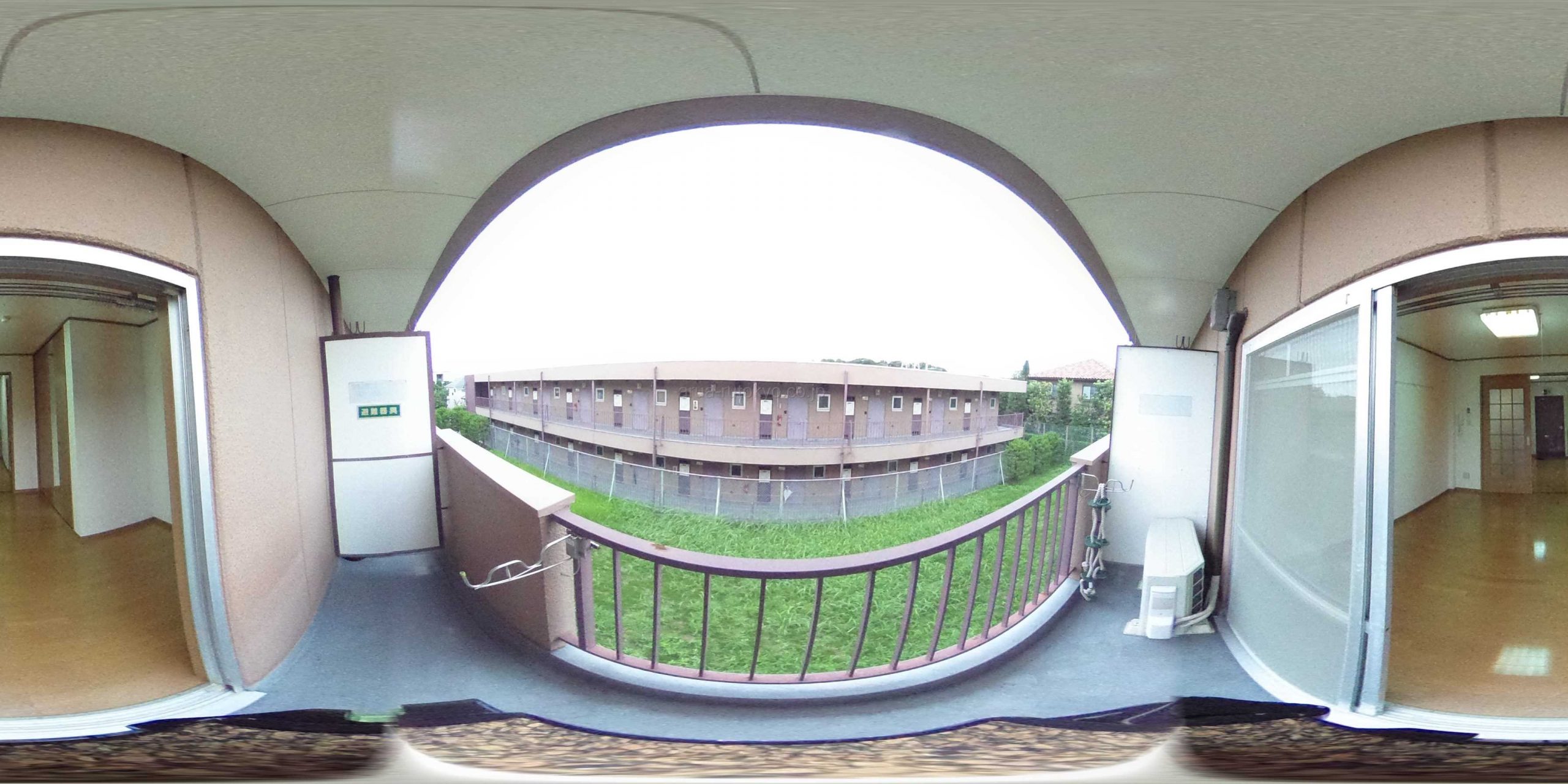 ベランダ：パノラマ写真は２階のお部屋です。
