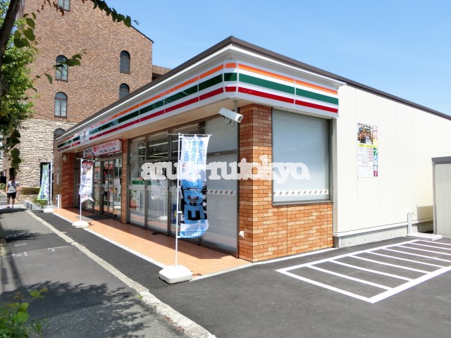 コンビ二：セブンイレブン吉祥寺立教通り店　372m