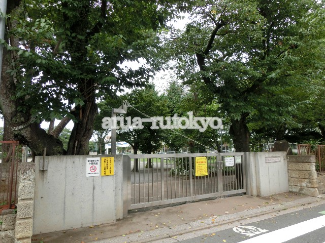 小学校：武蔵野市立第三小学校　112m