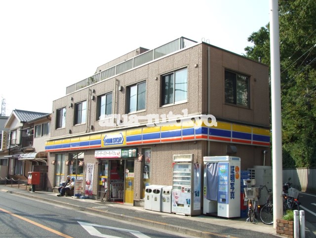 コンビ二：ミニストップ女子大前店　554m