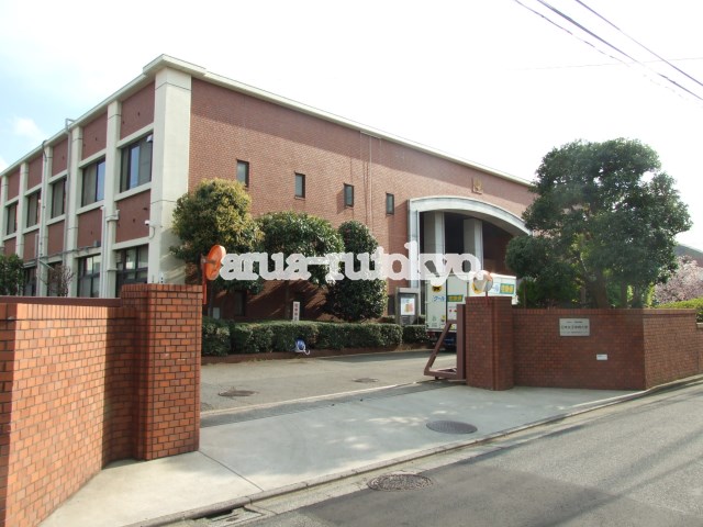 大学・短大：私立日本女子体育大学　502m