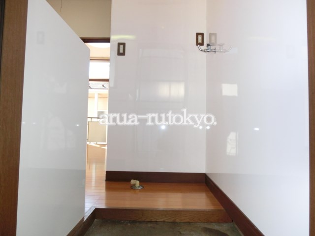 伊勢ハウス 玄関