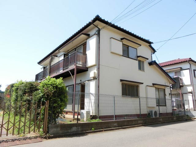 三鷹市北野から日当たりサンサンテラスハウス!今回お風呂新品に交換致しました!ペット(猫)相談可能物件です!楽器も相談出来ます!東南角部屋で日当たり、風通しも良好です!家賃も105000円込みとなります!見学可能ですのでご連絡お待ちしております!ペット(猫2匹まで相談)飼育の場合は敷金1ヶ月プラスとなります!