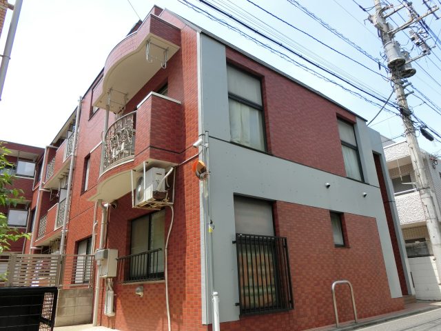 10月7日退去で入居は11月上旬からとなります!契約は先行契約優先となります。オールフローリング!エアコン2基設備!ありそうでなかなかない吉祥寺駅徒歩5分の2DKマンションです!家賃140000円、管理費3000円となります!