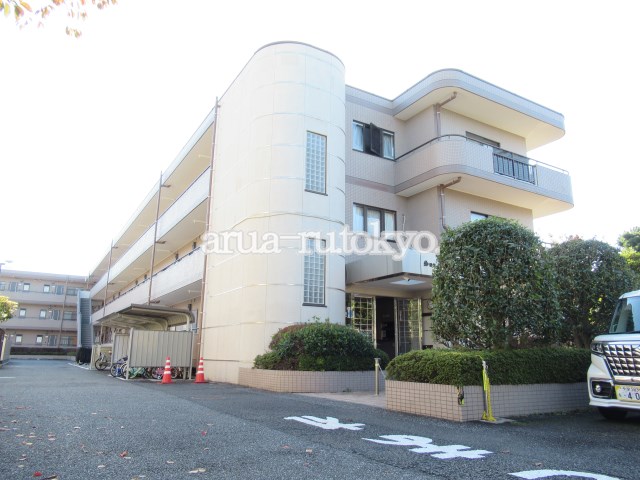 11月20日退去で12月20日から入居可です!現在、先行契約優先での募集となります。当社管理【サン・シティ三鷹】です。今回退去後、フローリング張替致します。家賃95000円、管理費3000円、敷地内駐車場15000円です。近くにスーパー、バス停、ドラックストアなどもあり生活たいへん便利です!2024年7月末に大規模修繕工事が完了致しましたので共用部も綺麗になりました!敷地内駐車場もございますので宜しければご一緒に如何でしょうか!