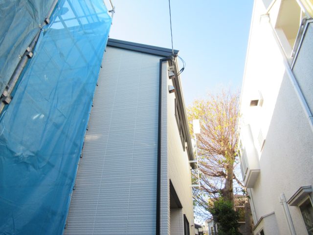 3月23日引き渡し予定の新築戸建て募集中です!家賃330000円(P1台付き)です。吉祥寺駅徒歩8分です!ミサワホーム施工の戸建てです!収納豊富で蔵収納(高さ110㎝)も9.5帖(ここは専有面積に入ってません)あり!賃貸ではなかなかないタイプです!案内は事前予約頂ければ可能ですのでおお問合せ下さい!室内は完成しております!