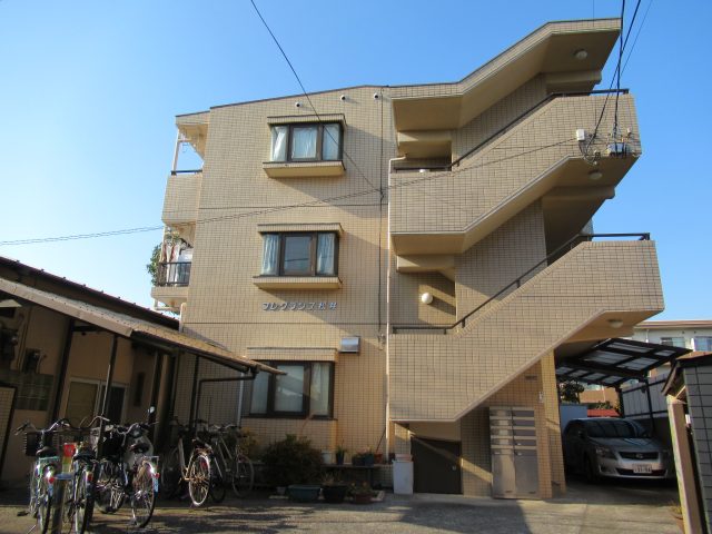 室内フルリフォーム完成いたしました!三鷹台駅徒歩13分のマンション【フレグランス松井】のご紹介!今回、室内丸ごとリフォームしましたので室内新築みたいな感じです!日当たり良好で静か環境です!家賃も65000円管理費3000円、敷金1ヶ月で礼金なしです!見学可能ですので是非ご覧下さい!